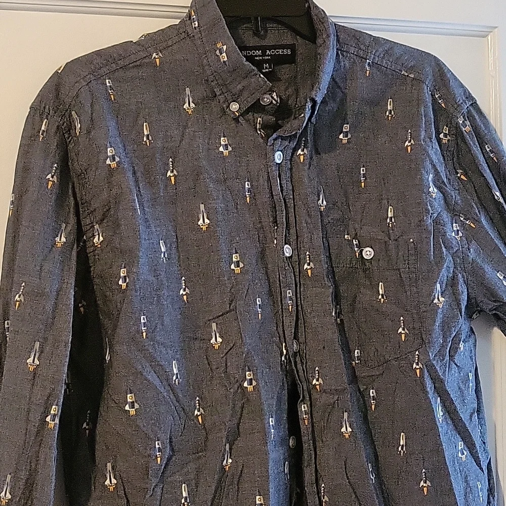 Medium Random Access Rocketship Button-up - Picture 2 of 3